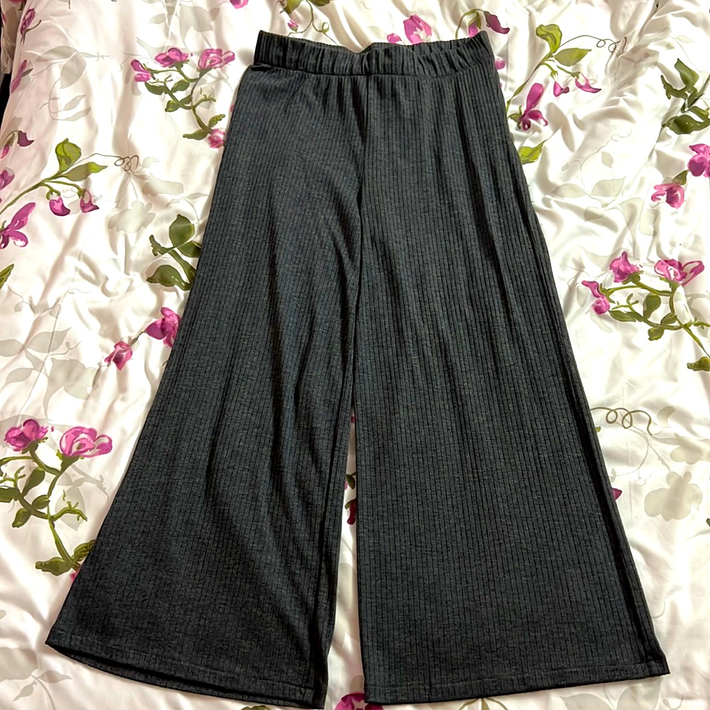 H&M Basic Flare Pants